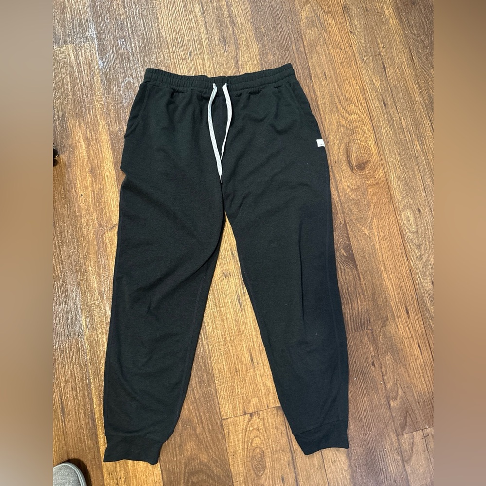Vouri black joggers activewear